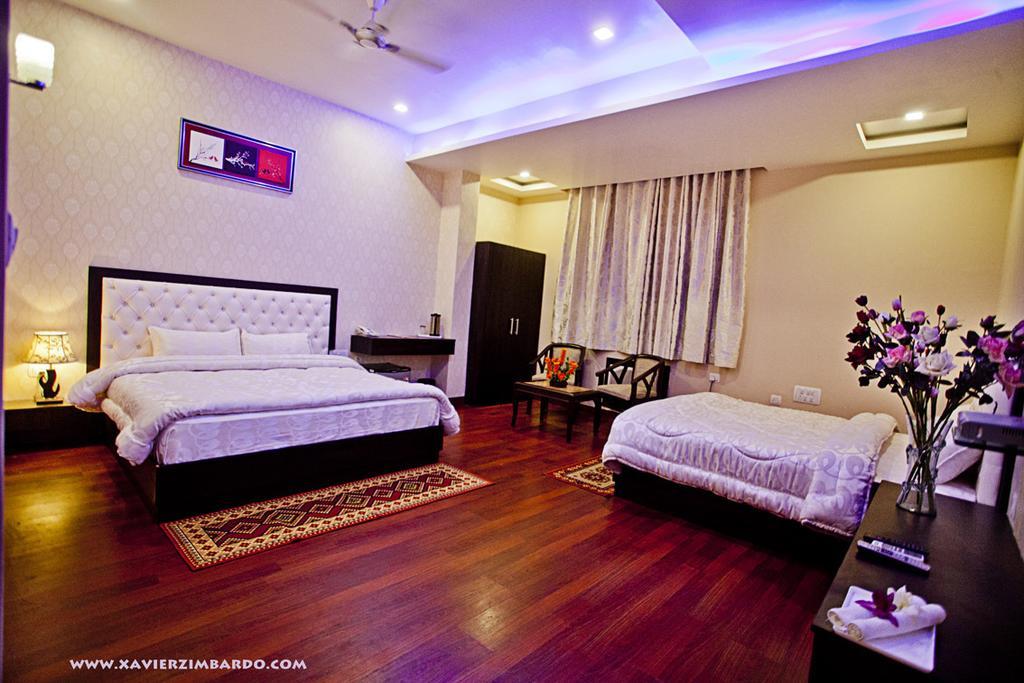 Hotel Krishnam Vrindāvan Habitación foto