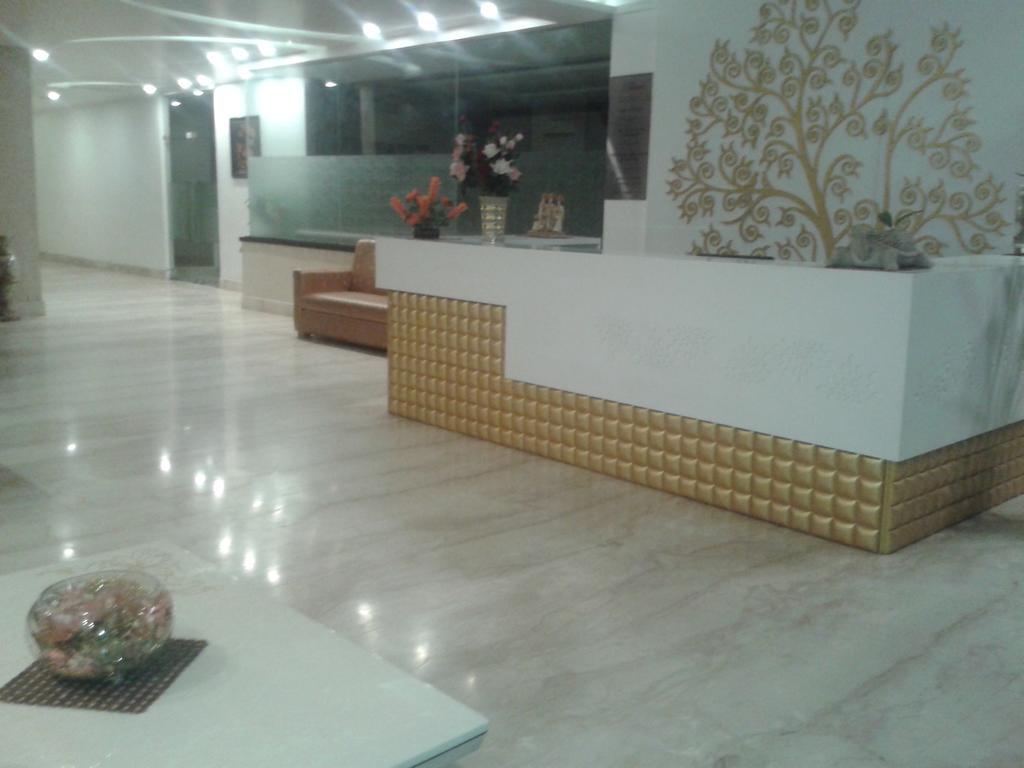 Hotel Krishnam Vrindāvan Exterior foto