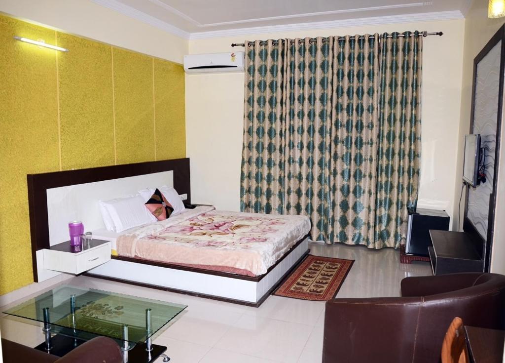 Hotel Krishna International Vrindāvan Exterior foto